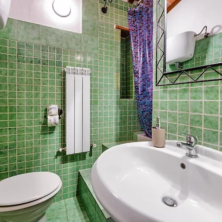 Guesthost - Cozy Apartments In Bagnaia